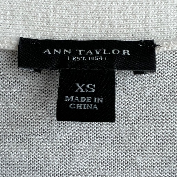Ann Taylor White/Cream Long Sleeve Cardigan Sweater w/ Buttons & Pockets Size XS - Picture 4 of 11